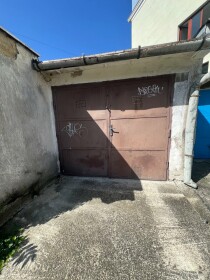 Prenájom garáže s elektrinou v centre mesta