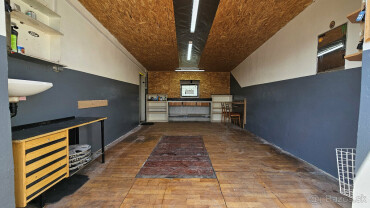 Samostatná garáž s montážnou jamou a alarmom na predaj