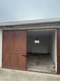 Na predaj zrekonštruovaná garáž s elektrinou v meste Galanta