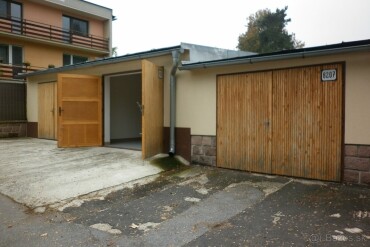 Veľká garáž na dlhodobý prenájom v Môťovej