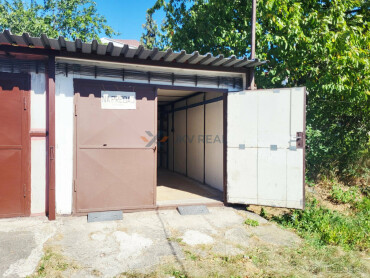 Predaj koncovej garáže na Charkovskej ulici s elektrinou