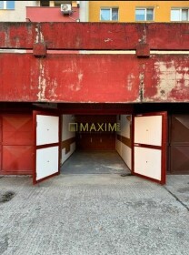 Predaj samostatnej garáže na Bebravskej ulici vo Vrakuni