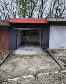 Predaj garáže na Púpavovej ulici v Karlovej Vsi s pivnicou