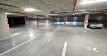 Predaj garážového parkovacieho miesta s murovanou kobkou v Rači