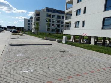 Dlhodobý prenájom vonkajších parkovacích miest na Tulipánovej ulici