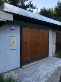 Priestranná garáž na predaj v Hriňovej na Jarmočnej ulici