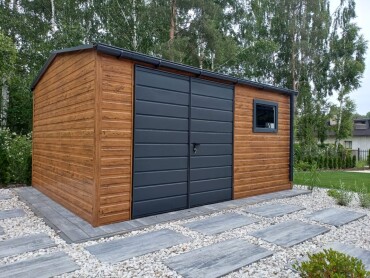Plechový záhradný domček s rozmermi 4,5 x 3,5 m
