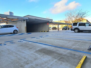 Predaj parkovacieho miesta na streche v Jégeho aleji, Bratislava