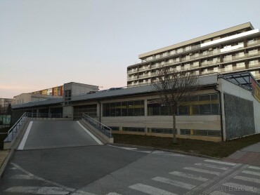 Prenájom parkovacieho miesta v parkovacom dome na Považskej 40