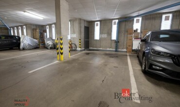 Predaj vnútorného garážového státia na Kresánkovej ulici