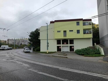 Na predaj garáž s elektrinou a vetraním na Majerníkovej ulici