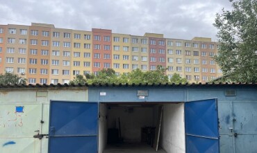Predaj garáže v Železníkoch na Krakovskej ulici s elektrinou