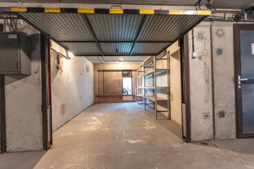 Prenájom garáže 16 m² v stráženom garážovom dome na Dvojkrížnej ulici