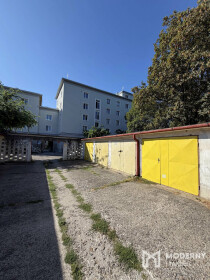 Na predaj garáž v Trenčíne na ul. Nábrežná s montážnou jamou