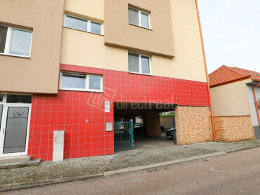 Parkovacie miesto na prenájom v uzavretom dvore v Dunajskej Strede