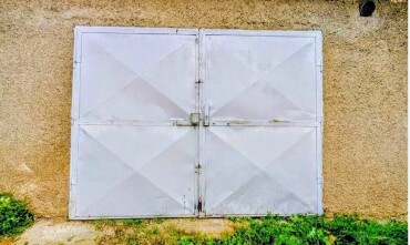 Na predaj priestranná garáž s pozemkom 35m² na Jarnej ulici v Rožňave