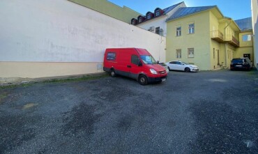Parkovacie miesta na prenájom v centre Popradu