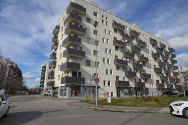 Vonkajšie parkovacie státie na predaj, 13m2, ul. Podunajská
