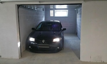 Na predaj uzavretá garáž v suteréne bytového domu v Pezinku