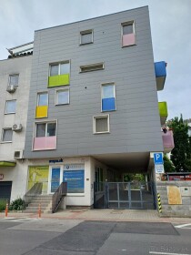 Prenájom vonkajšieho parkovacieho miesta na Úderníckej ulici v Petržalke