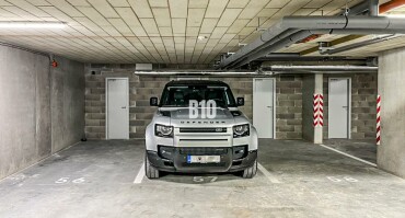 Parkovacie miesto s úložným priestorom v garáži na ulici Eduarda Wenzla
