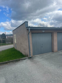 Predaj garáže v Lednických Rovniach s elektrinou