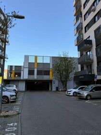 Predaj vonkajšieho parkovacieho miesta na streche garážového domu