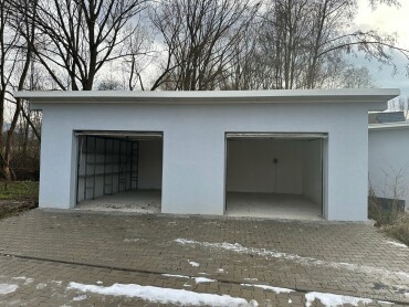 Dvojgaráž na predaj s elektroprípojkami v Liptovských Kľačanoch