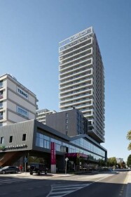 Garážové státie v OC RETRO