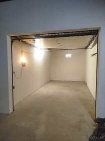 Garáž na predaj v garážovom dome v Skalici