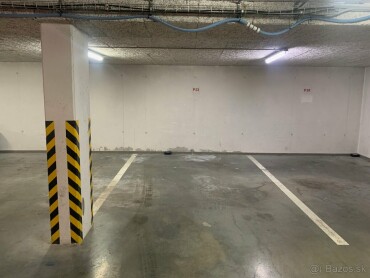 Na predaj garážové státie v polyfunkčnom dome v Krasňanoch