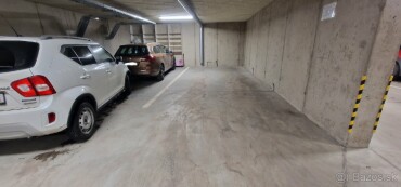 Nadrozmerné kryté podzemné parkovacie miesto pre 2 autá v Poprade
