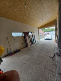 Prenájom garáže s elektrinou a vodou