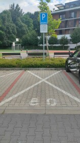 Predaj vonkajšieho parkovacieho miesta - Žltá ulica, Slnečnice