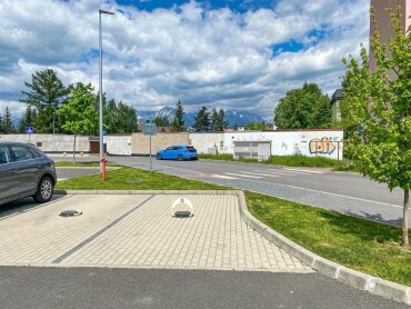NA PRENÁJOM | VONKAJŠIE PARKOVACIE MIESTO - URSUS, 12 m2