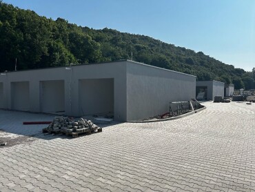 Predaj murovaná garáž v Partizánskom na sídlisku Šípok