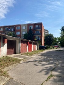 Dlhodobý prenájom garáže s montážnou jamou na Zimnej ulici, Komárno