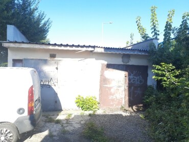 Na predaj garáž/služobný priestor v Komárne pri Shell/Hoffer