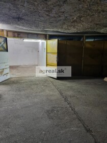 Predaj garáže 19 m² na Pionierskej ulici v Bratislave