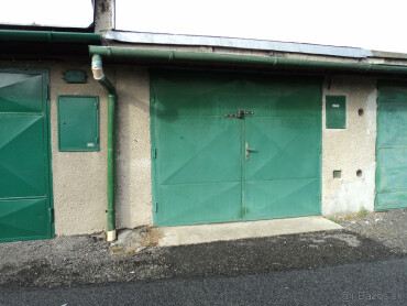 Na predaj veľká elektrifikovaná garáž v Detve