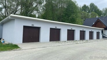Garáž s pozemkom na predaj alebo prenájom v Liptovských Kľačanoch