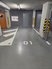 Prenájom dvoch parkovacích miest a pivničnej kobky v Bratislave