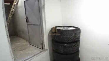 Predaj murovaná garáž s elektrinou a montážnou jamou