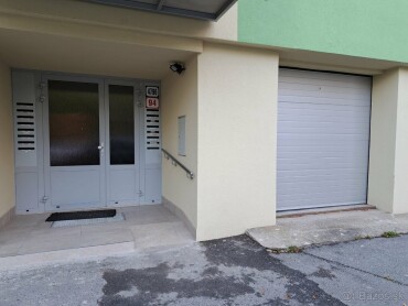 Na predaj murovaná garáž s elektrinou - Sídlisko III, Prešov