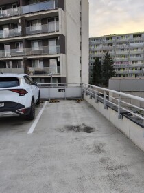 Bezpečné parkovacie miesto na prenájom pri OC Galéria
