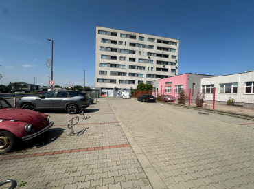 NA PREDAJ - vonkajšie parkovacie miesto Kazanská