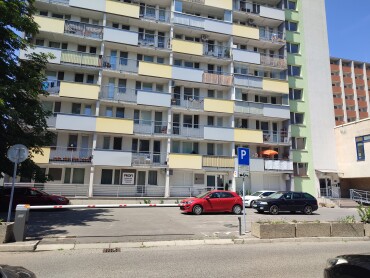 Na prenájom vonkajšie parkovacie státie
