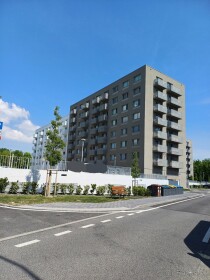Krátkodobé vnútorné parkovanie v garáži Ovocné Sady pri letisku