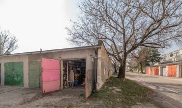 Predaj radovej garáže s pozemkom na Teslovej ulici v Ružinove