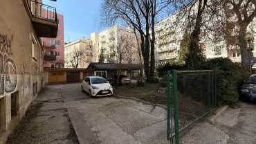Na predaj murovaná garáž v centre Bratislavy na Šafárikovo námestie